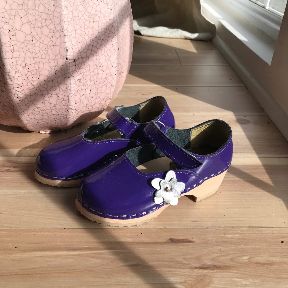 Hanna Anderson Kids Purple Clogs (sz 27)
